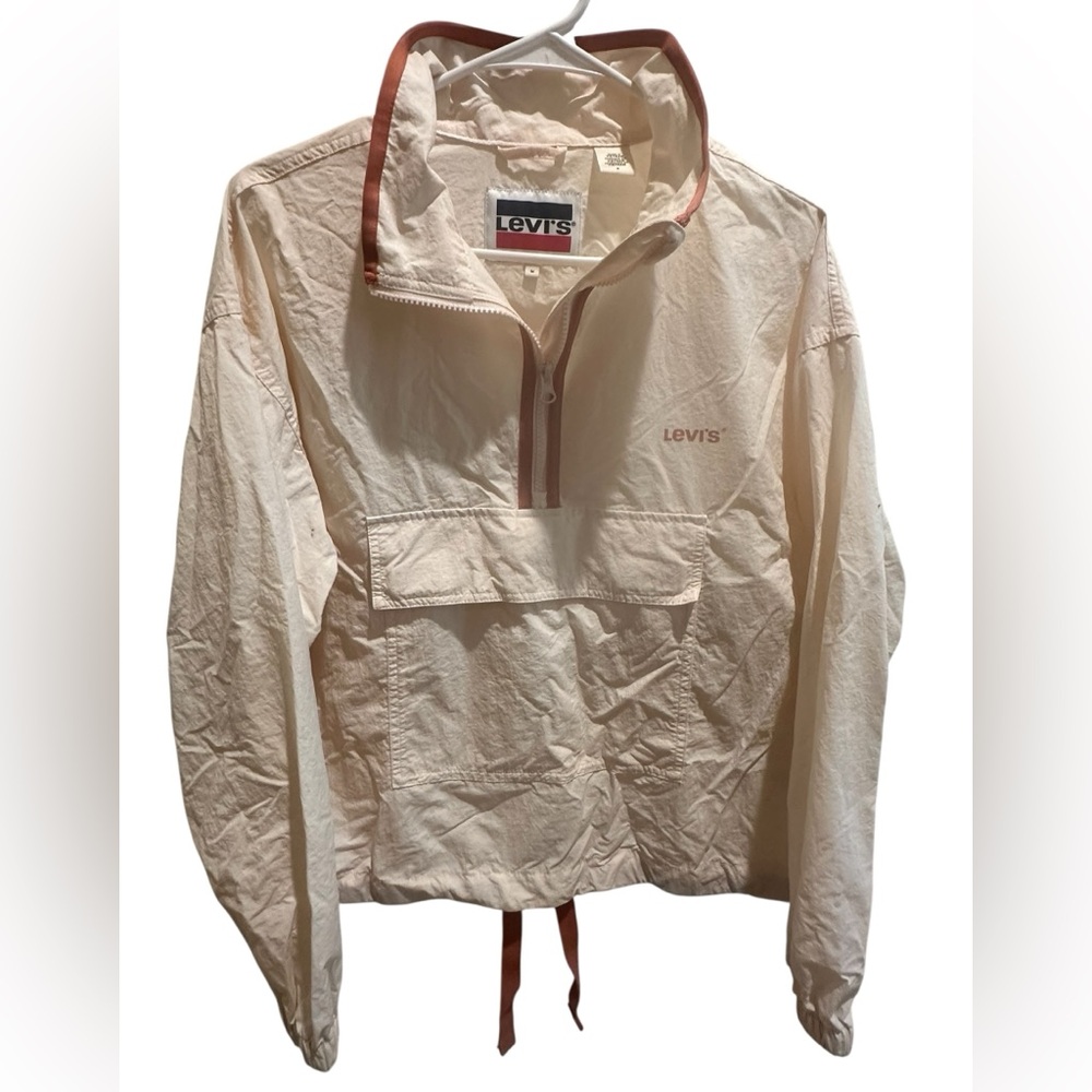 Levi's Women's Nora Windbreaker

EUC. Size M. Retro Style. Front Pocket. Elastic